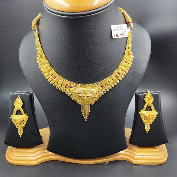 Antique Gold Necklace Set in Beautiful Design