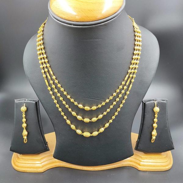 Triple Ladi Gold Necklace Set in Plain Gold