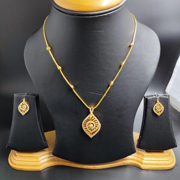 22 Karat Gold Kitty Set in Zerkons and Beautiful Design