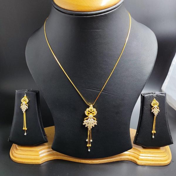 22 Karat Gold Kitty Set in Zerkons and Beautiful Design