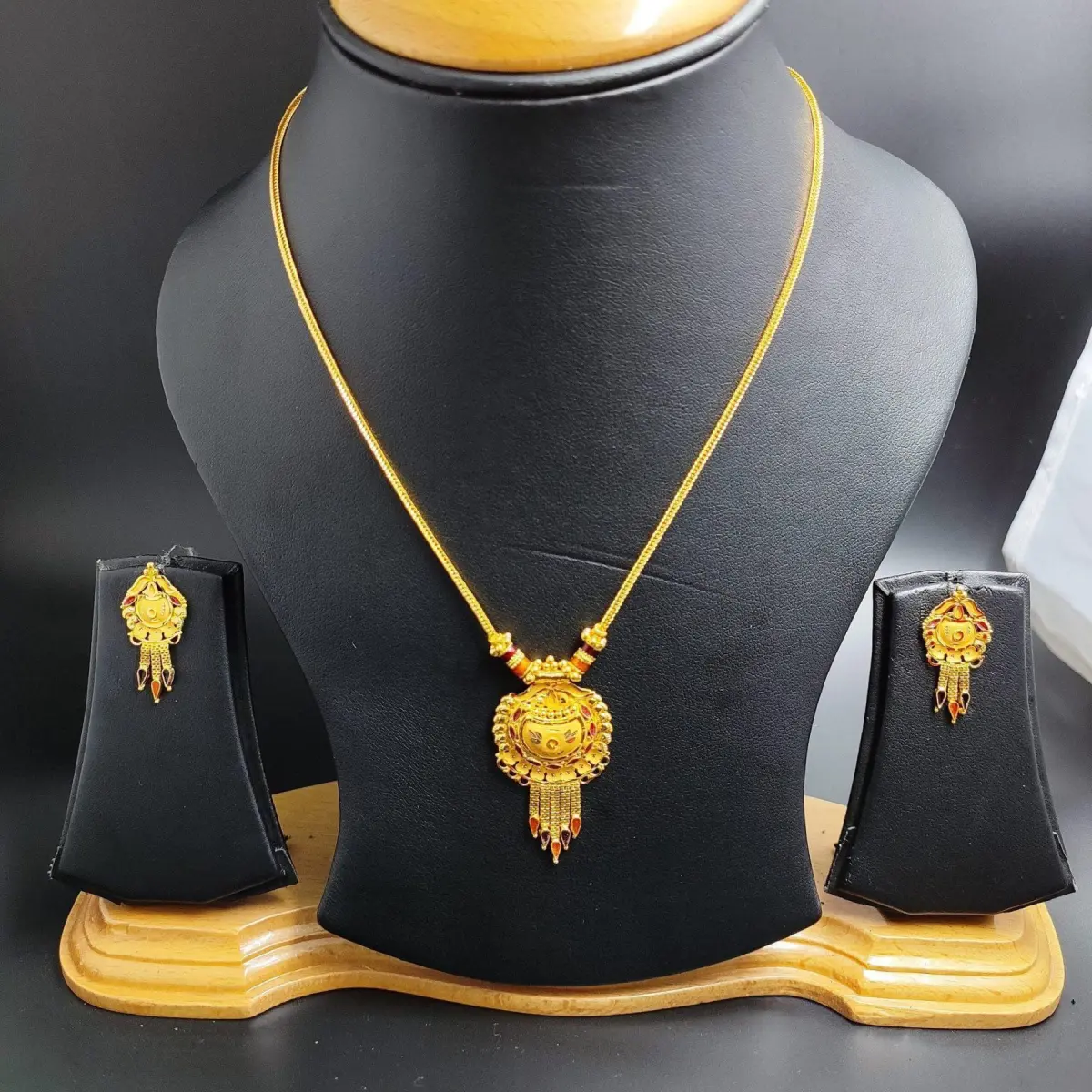 22 Karat Gold Elegant Kitty Set