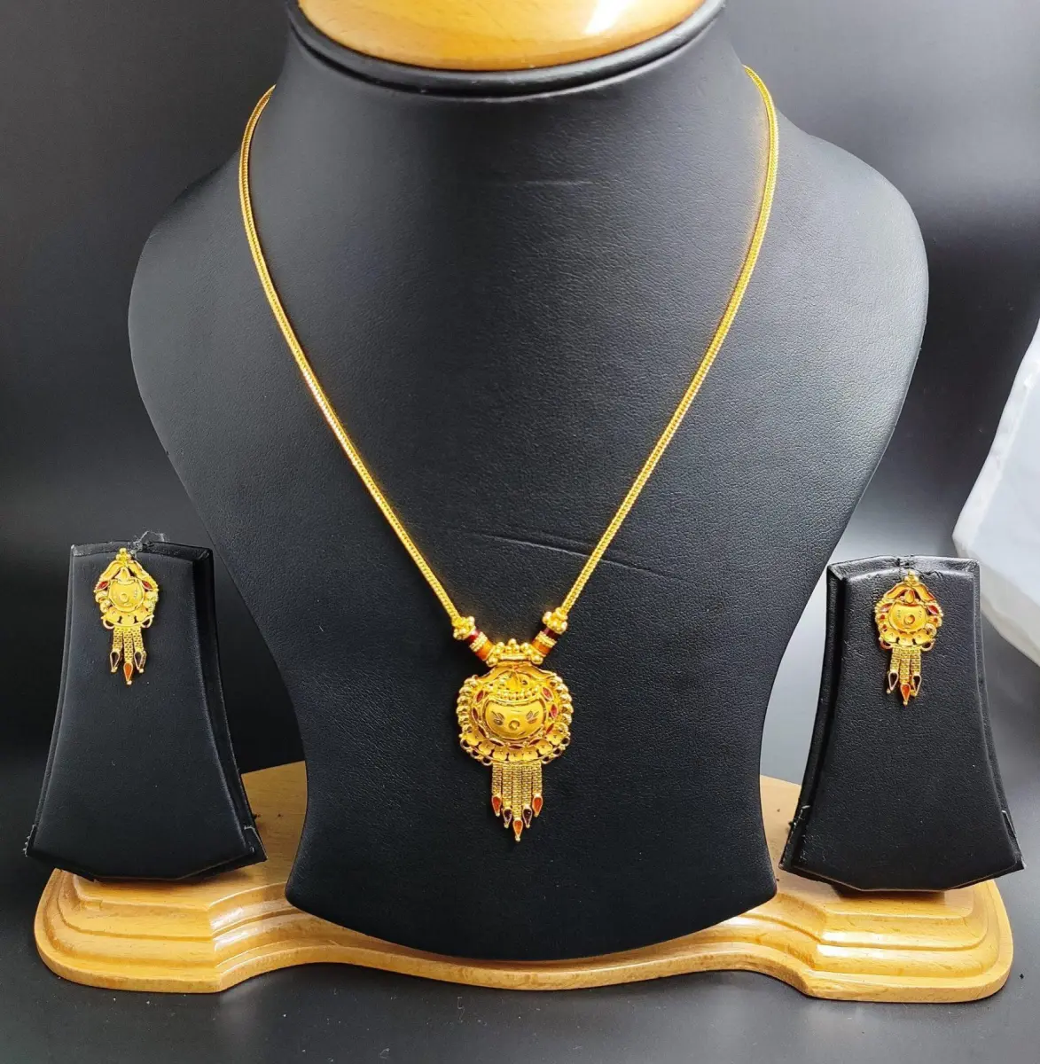 22 Karat Gold Antique Kitty Set for Daily Use