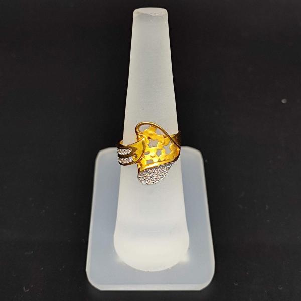 22 Karat Yellow Gold Leaf Pattern Ring