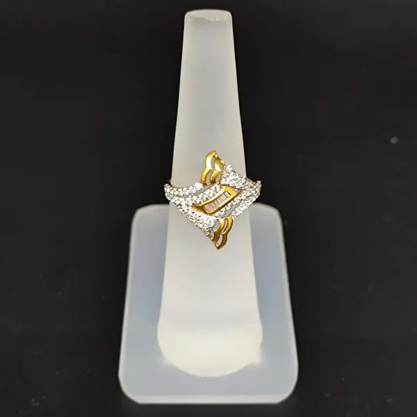 Adorable 22 Karat Yellow Gold Artsy Ring