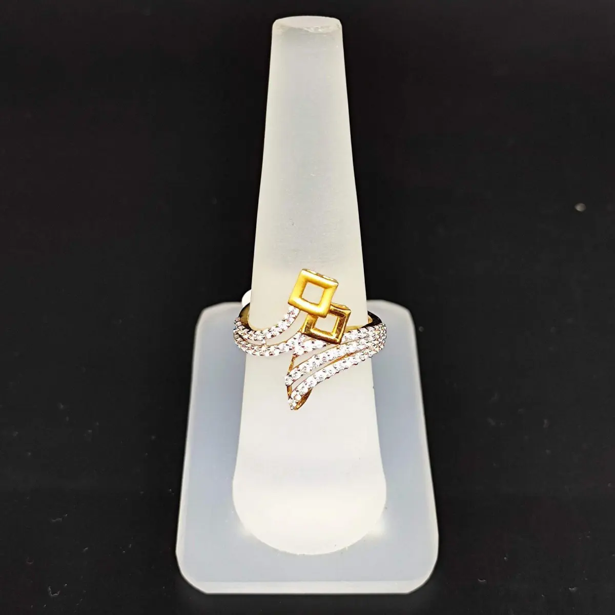 Adorable 22 Karat Yellow Gold Ring