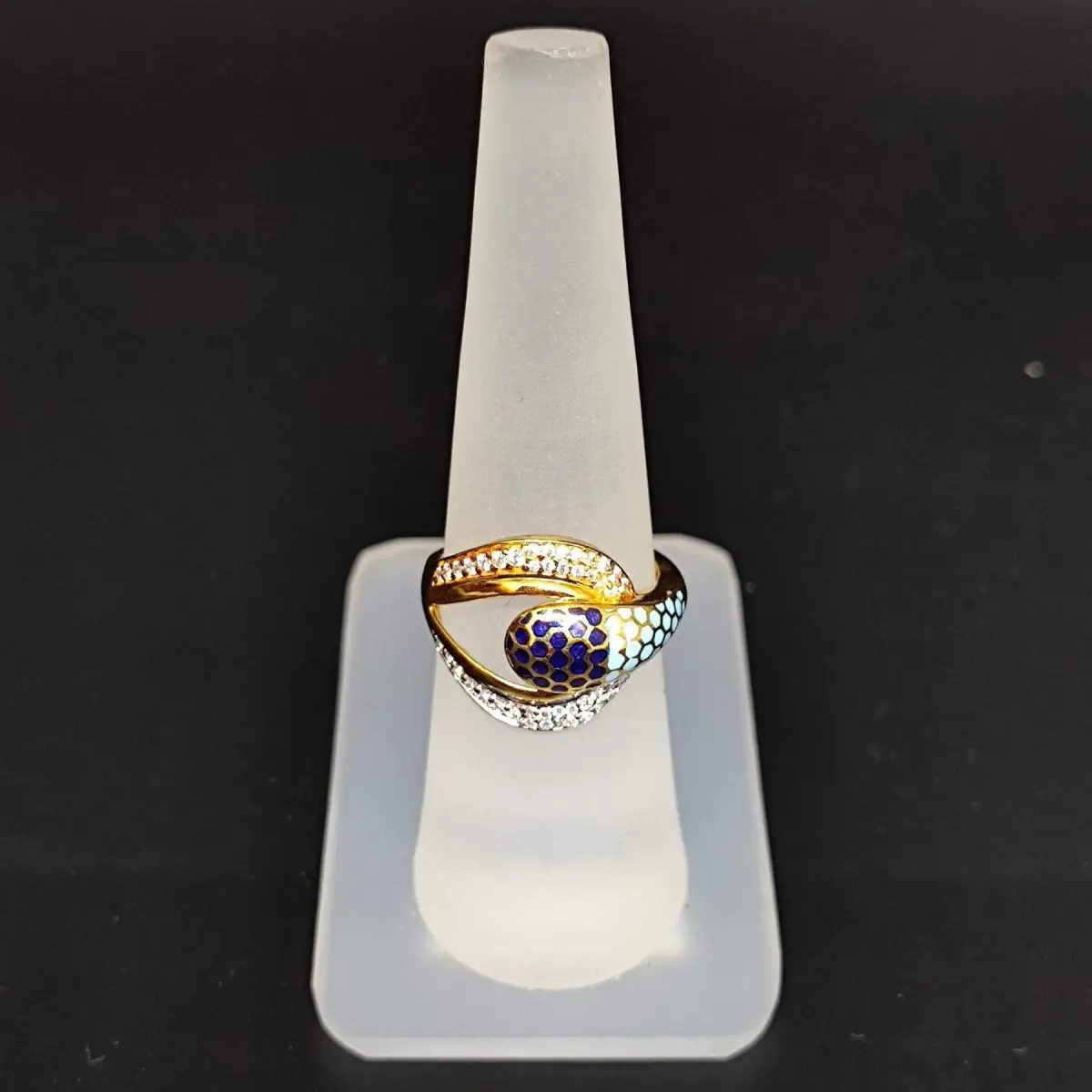 22 Karat Beautiful Gold Ring for Ladies