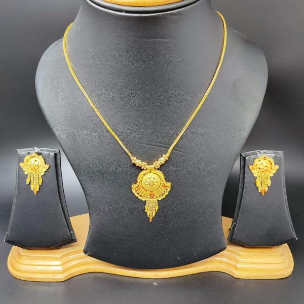 22 Karat Gold Kitty Set in Beautiful Design