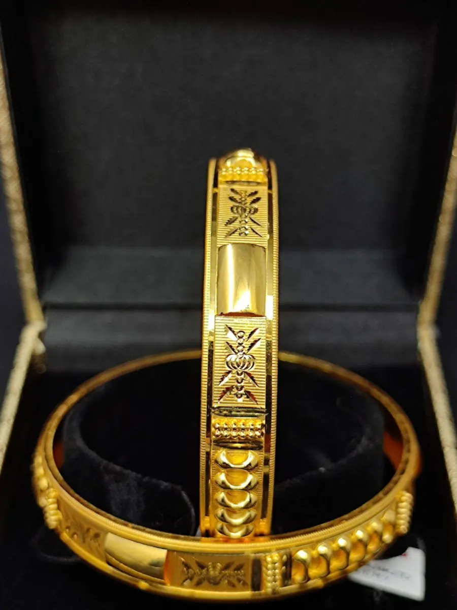 916 Hallmarked Pure Gold Kangan for Ladies