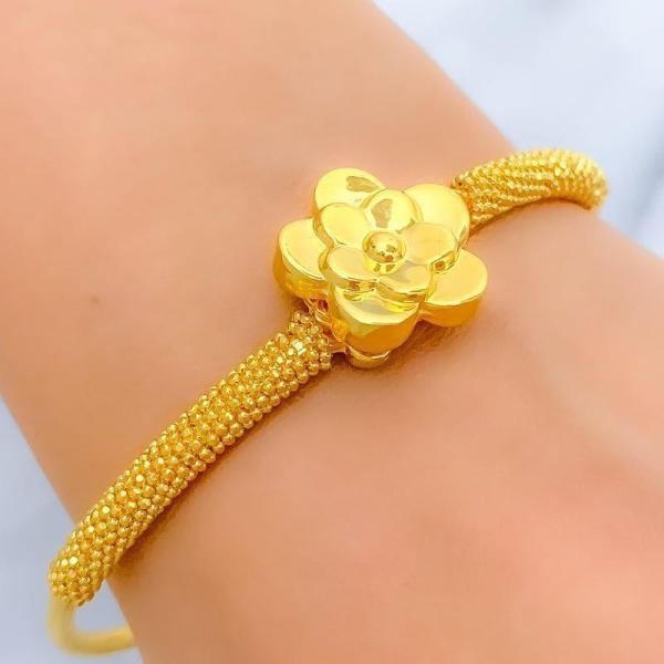 Glossy Floral Bangle Bracelet