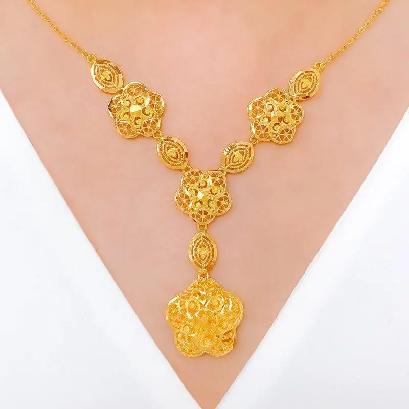 Swirling Floral Motif Necklace Set