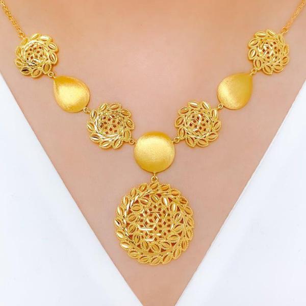 Upscale Floral Dome Necklace Set