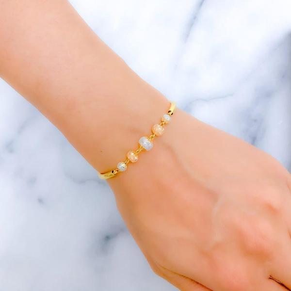 Graduated Disco Bead Bangle Bracelet