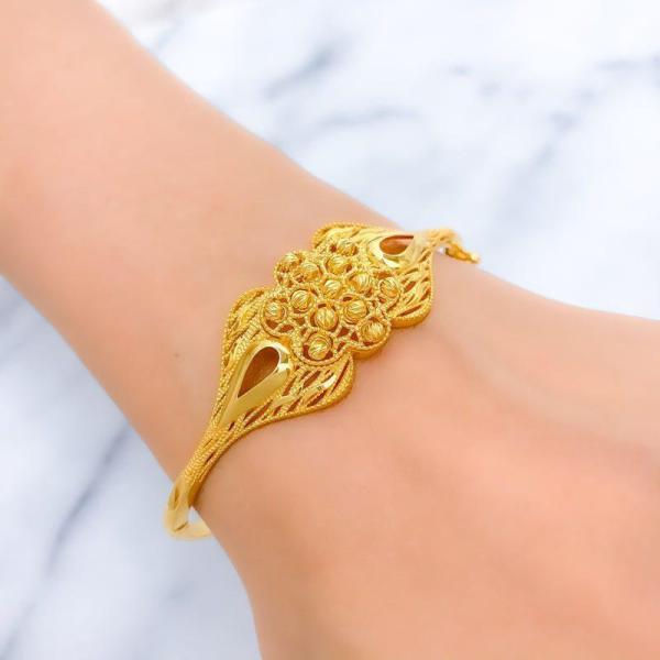 Delightful Floral Ball Bangle Bracelet