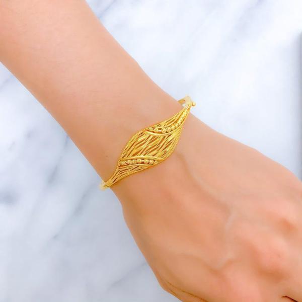 Chic Flowing Leaf Bangle Bracelet