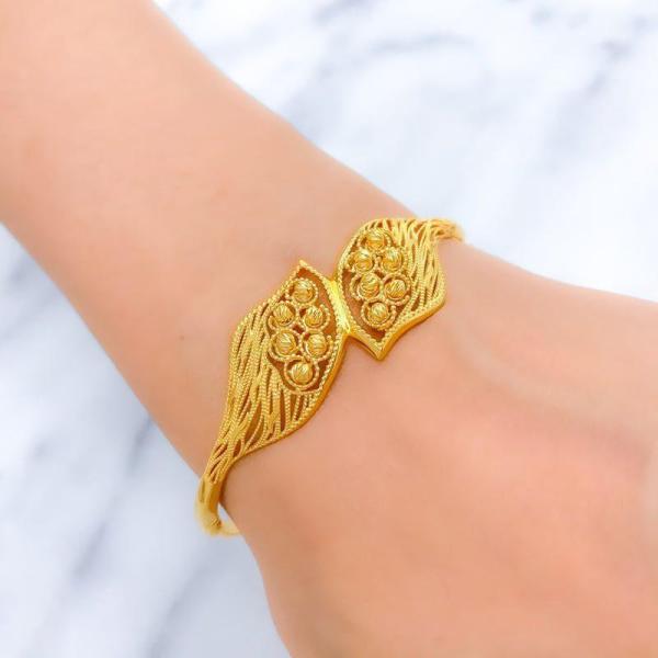 Impressive Evergreen Leaf Bangle Bracelet