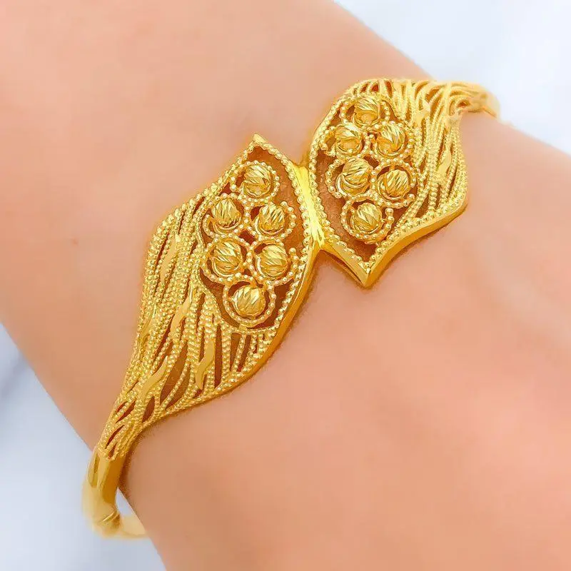 Impressive Evergreen Leaf Bangle Bracelet