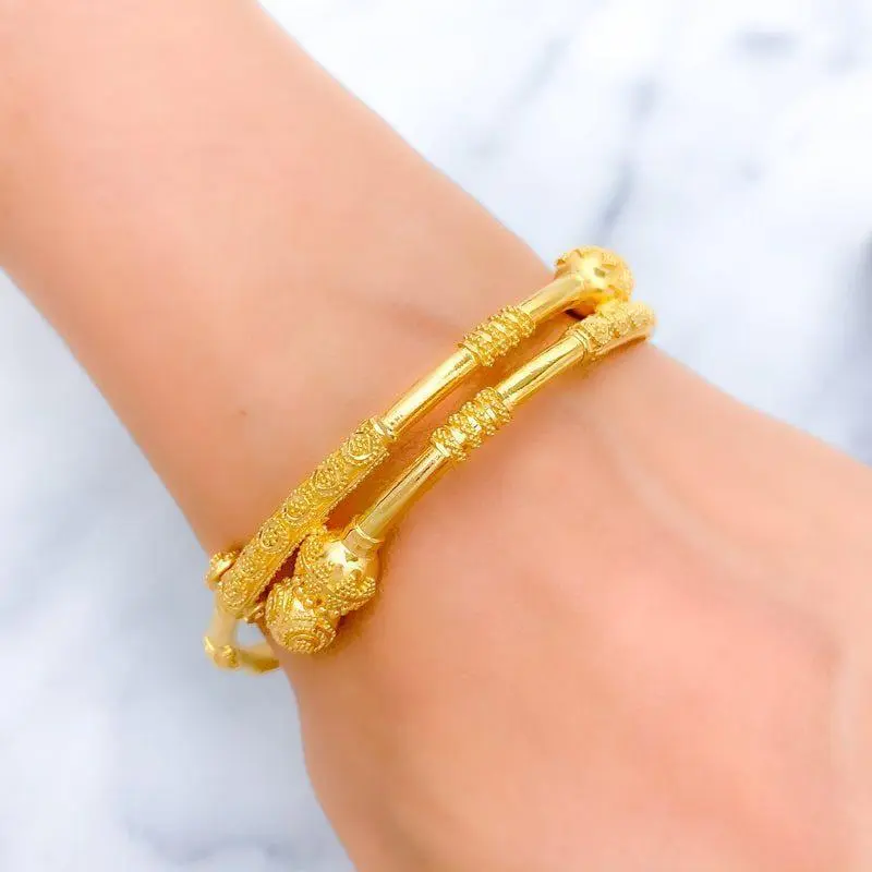 Dressy Detailed Screw Bangle