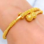 Dressy Detailed Screw Bangle