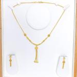 Delightful Flower Accented Necklace Set