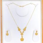 Swirling Floral Motif Necklace Set