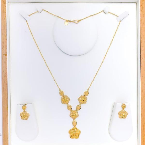 Swirling Floral Motif Necklace Set