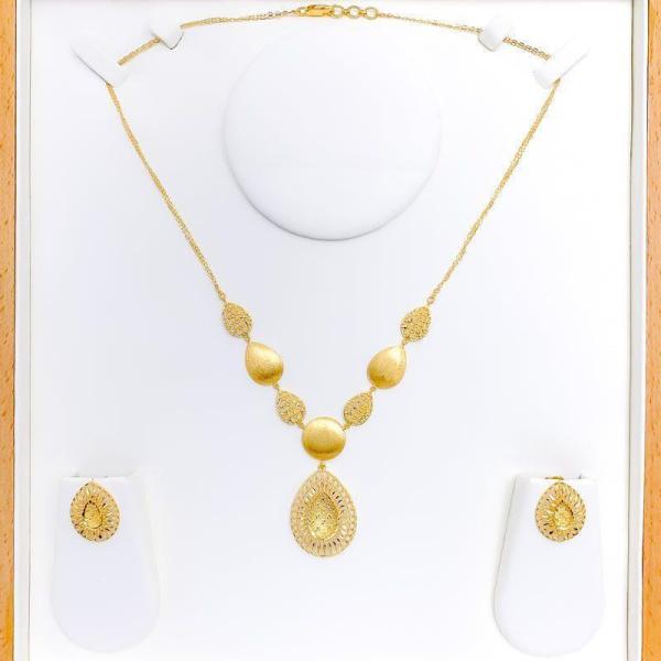 Classy Wirework Pear Drop Set