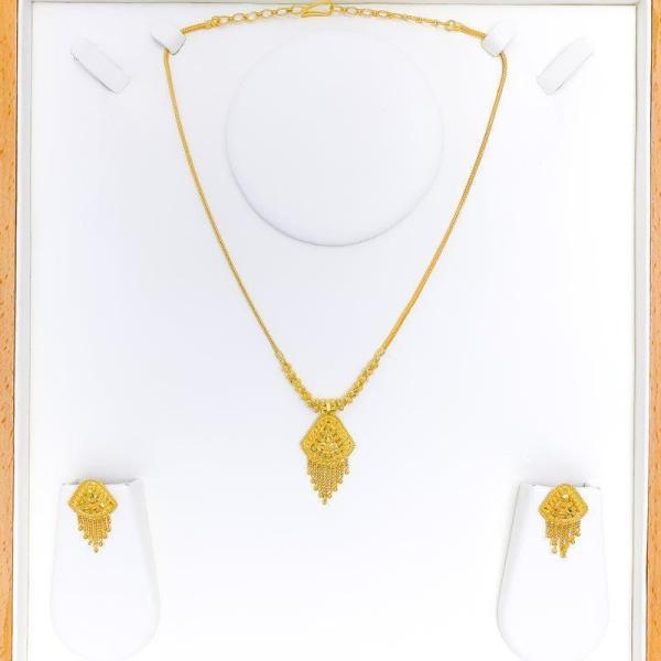 Charming Flowing Necklace Set