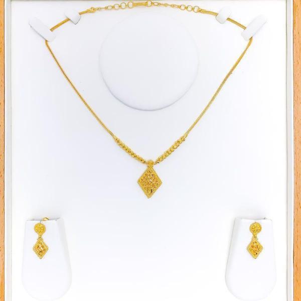 Ornate DiamondShaped Necklace Set