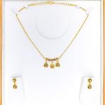 Decorative Glossy Necklace Set