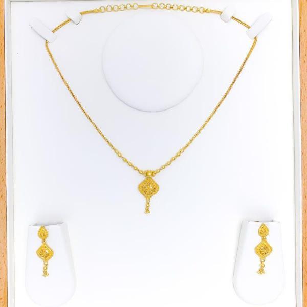 Tasteful Tassel Necklace Set