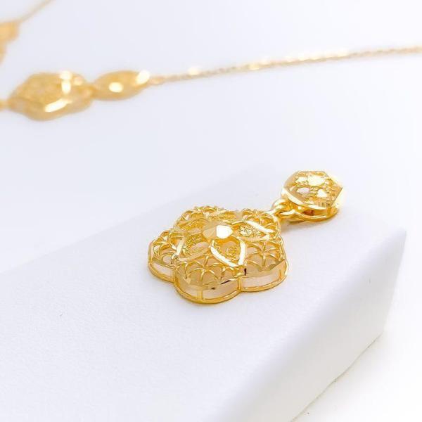 Swirling Floral Motif Necklace Set