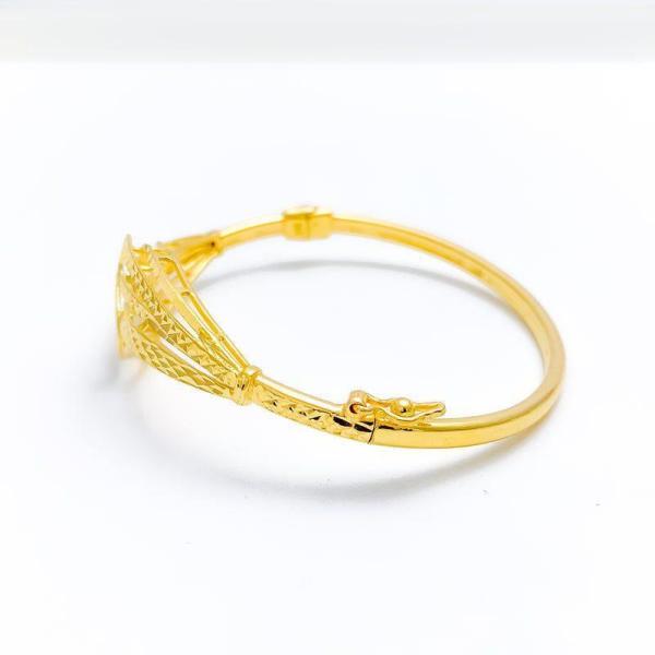 Chic S Wave Bangle Bracelet