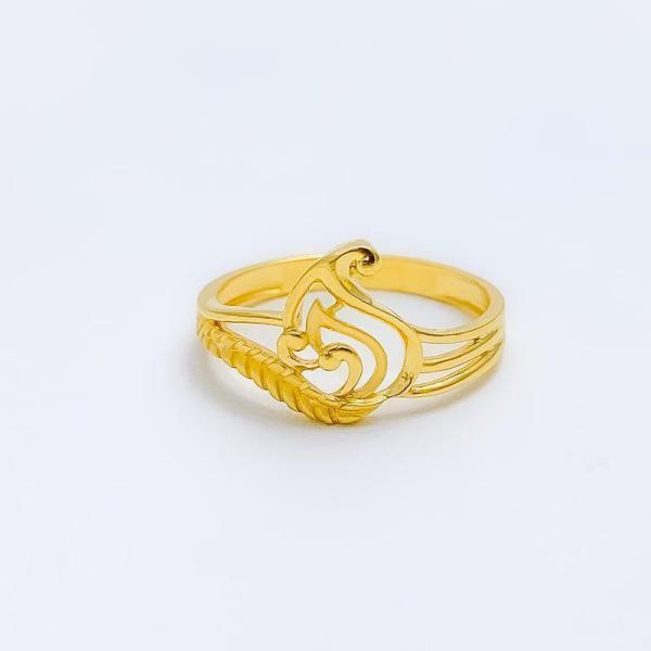 Upscale Leaf Ring