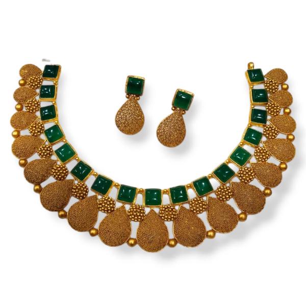 Traditional & Classy Kundan Set with Adoreable Design in Green Beautiful Stones 