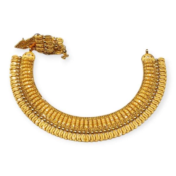 Adoreable Design Gold Necklace in Beautiful Design for Ladies 