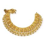 Gold necklace for Ladies with Beautiful Floral Work 