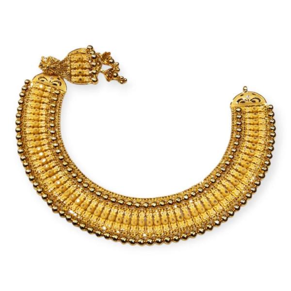 Ladies Gold Necklace Set with Elegant Design 