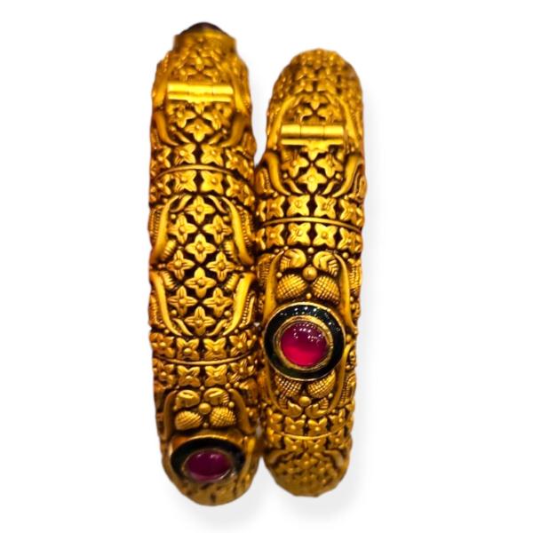 Traditional Kara Pair with Antique Design & Kundan Stones 