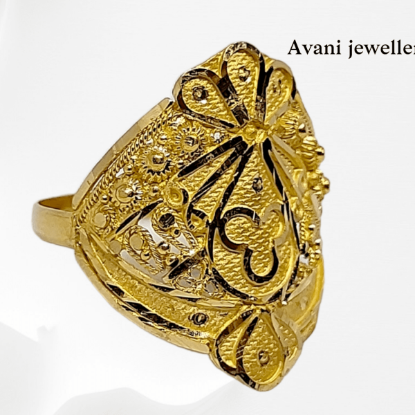 Ladies Ring