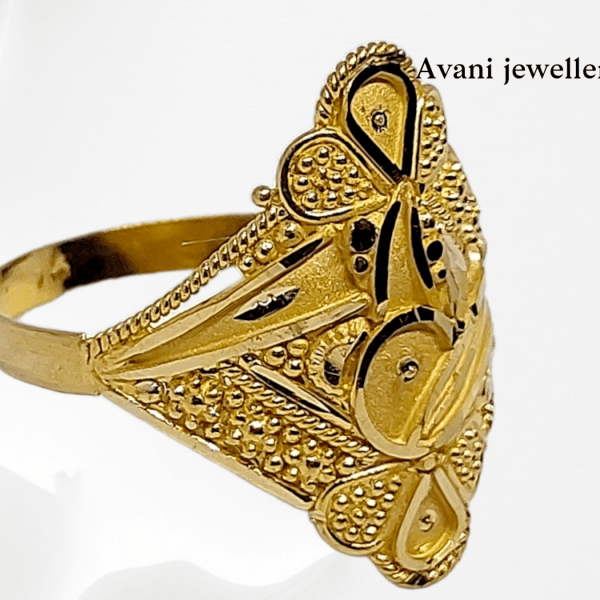 Ladies Ring