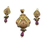 ANTIQUE PENDANT SET