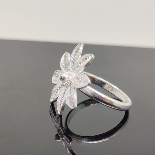 Sunflower Serenade Filigree Silver Ring