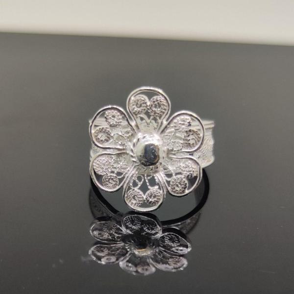 Meadow Bloom Filigree Silver Ring