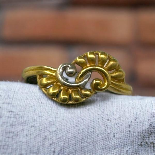 BEAUTIFULL LADY RING