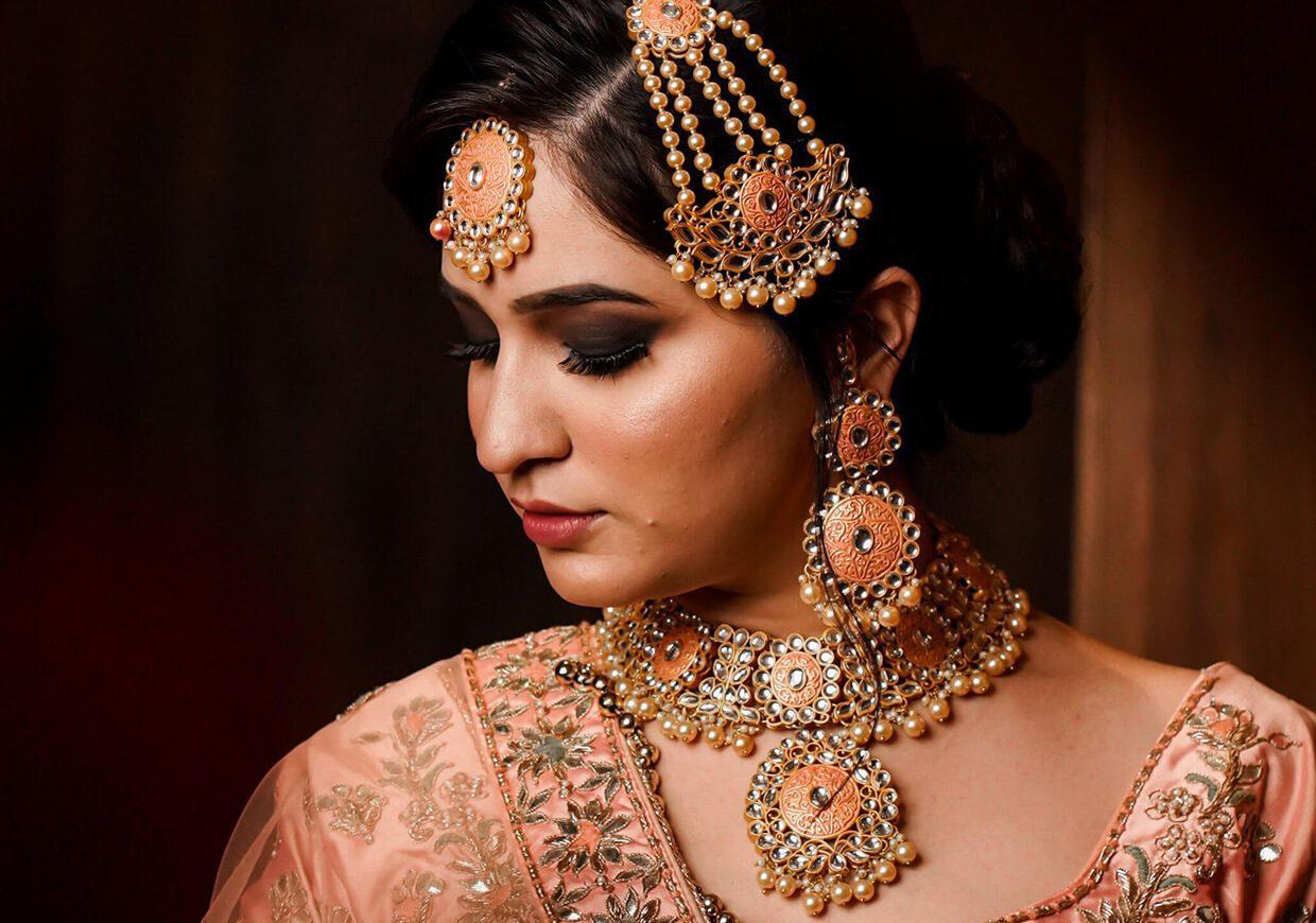 Explore the Elegance of Antique Kundan Jewellery